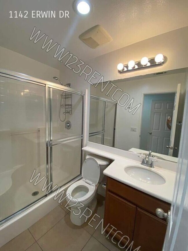 Building Photo - 1142 Erwin Dr