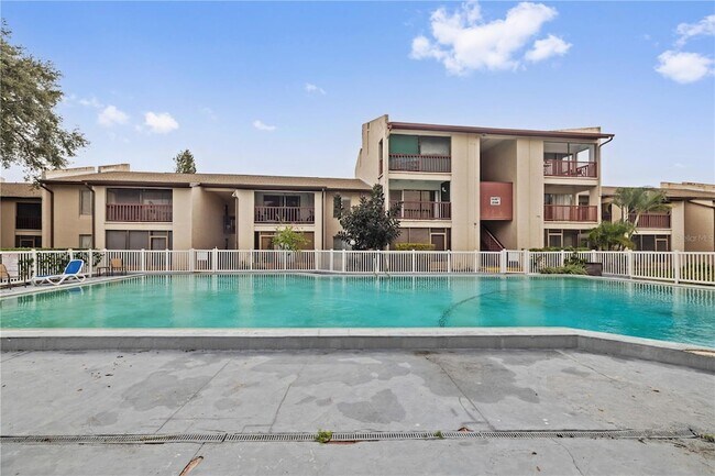 Building Photo - 8602 Huron Ct