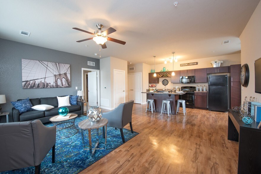 Springs At er Road NWC er & Renwick Rd Romeoville IL 60446