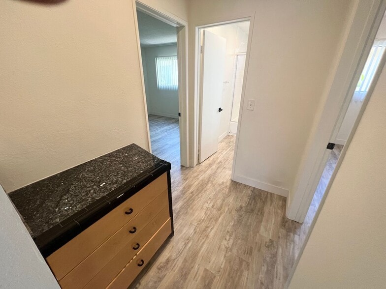 Building Photo - 3359 Mentone Ave