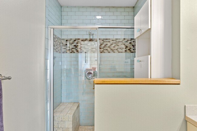 Building Photo - Flatiron View Retreat with Vaulted Ceilings & Private Balcony