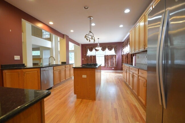 Building Photo - 8095 Boulder Ct