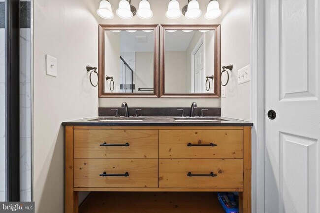 Building Photo - 19822 Smith Cir