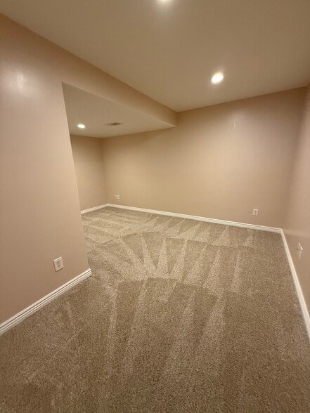 Basement Bonus Room - 7474 E Arkansas Ave