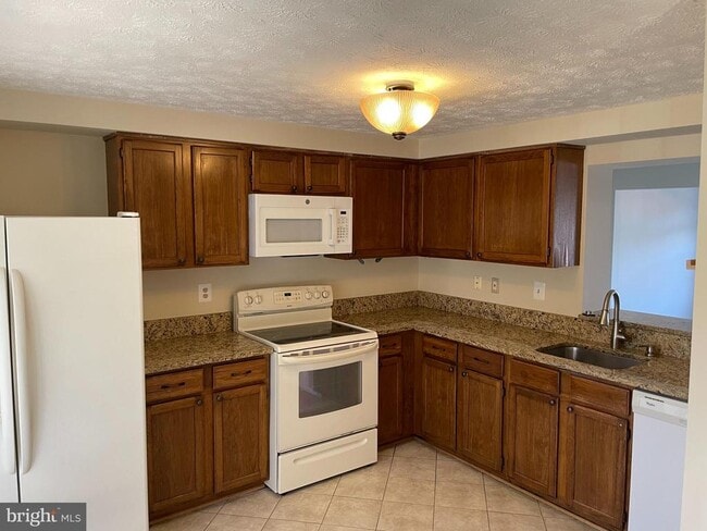 Building Photo - 874 Flagler Dr