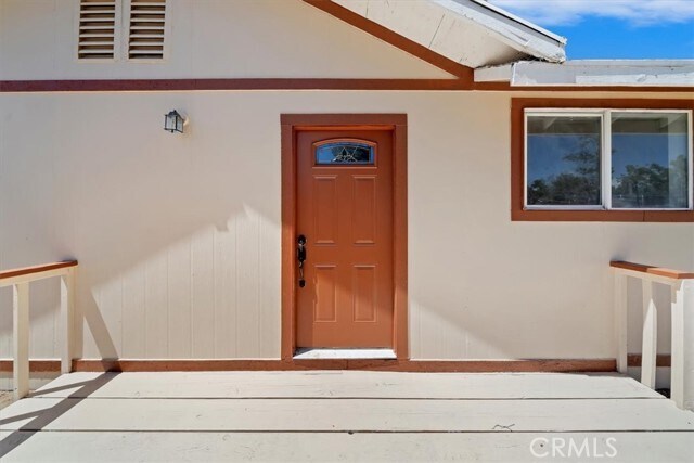 Building Photo - 63285 Pinyon Dr