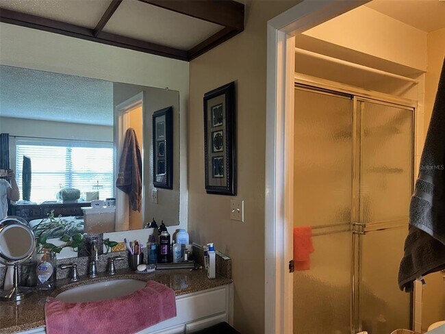 Building Photo - 2833 Orange Tree Cir N