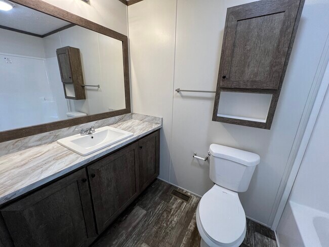 Building Photo - 38140 Ducharme Dr