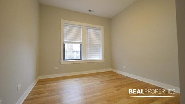 Building Photo - 2 bedroom in CHICAGO IL 60625