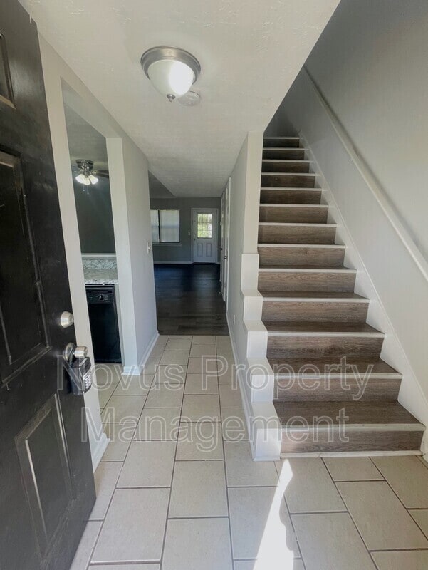 Building Photo - 645 South St