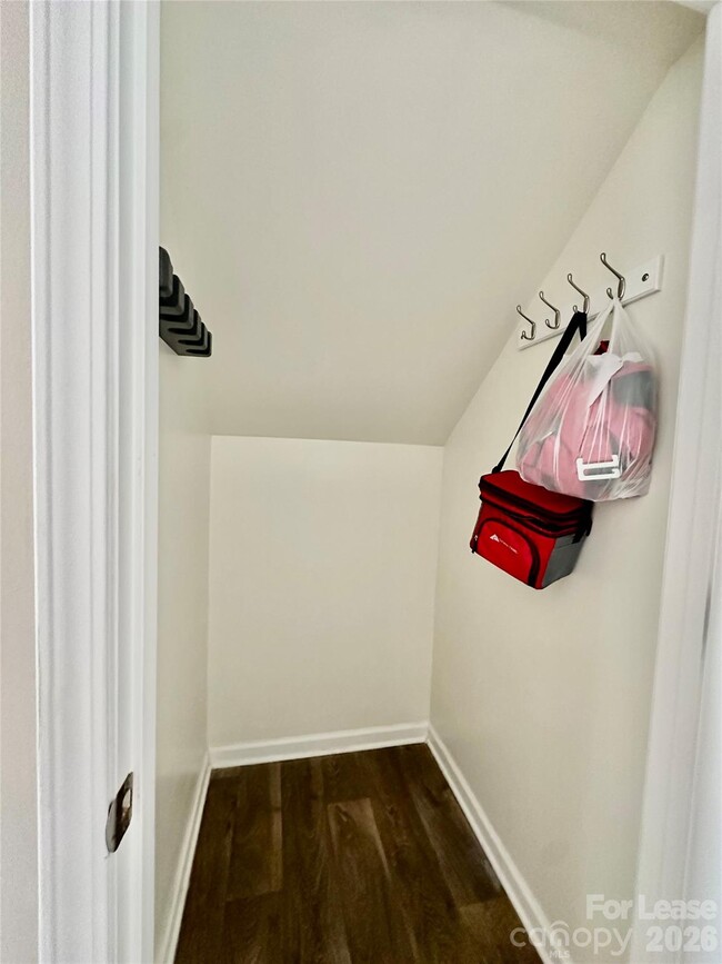 Building Photo - 1339 Mifflin Ln