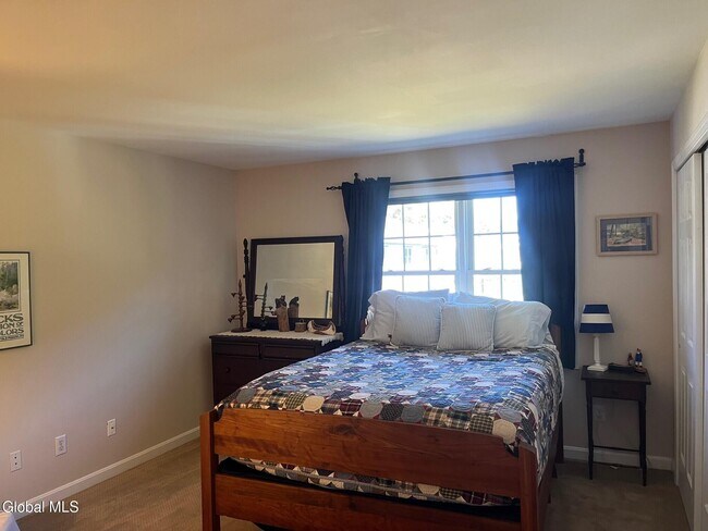 Building Photo - 68 Vista Dr