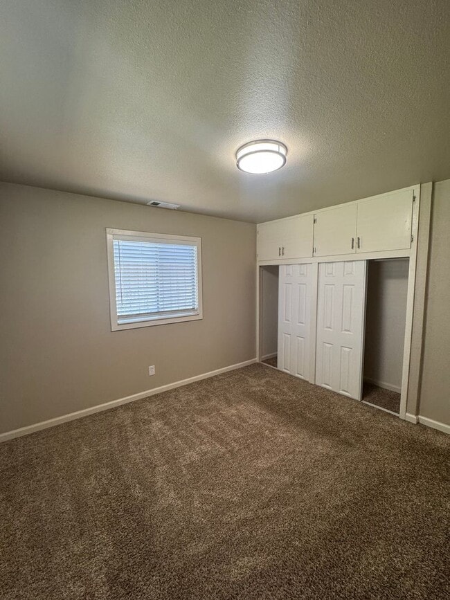 Building Photo - CUTE 3 BED 2 BATH IN COTTONWOOD, CA