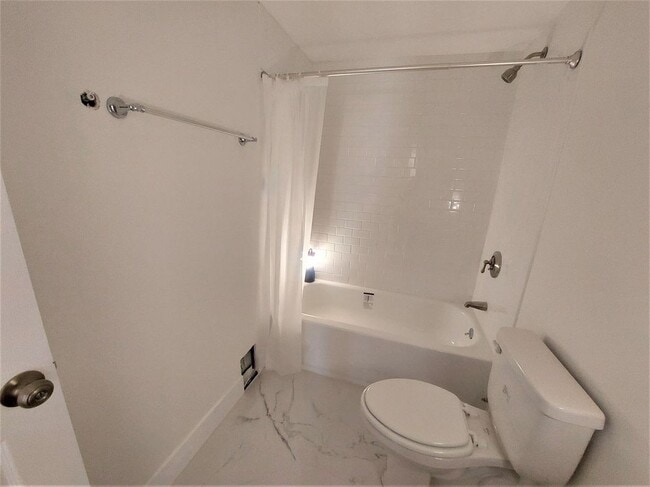 Building Photo - 11 Groveland