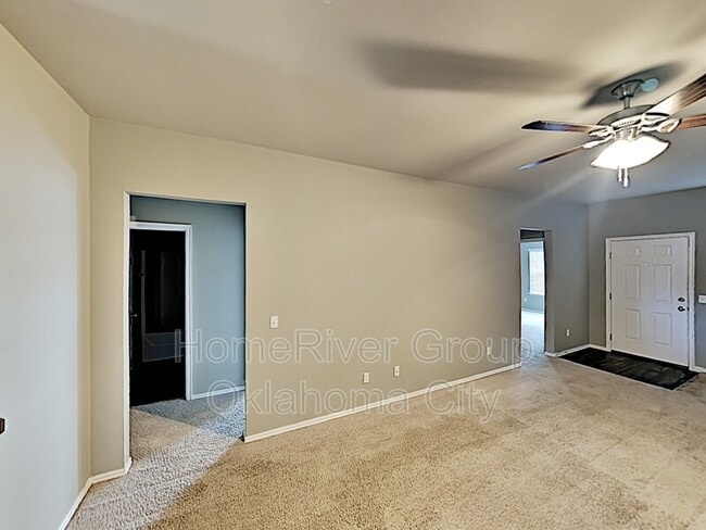 Building Photo - 2416 Canyon Creek Dr