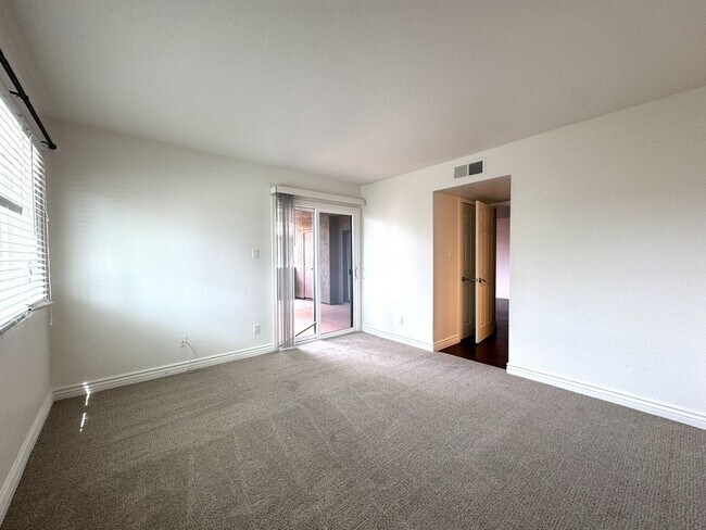 Building Photo - 5122 E Shea Blvd