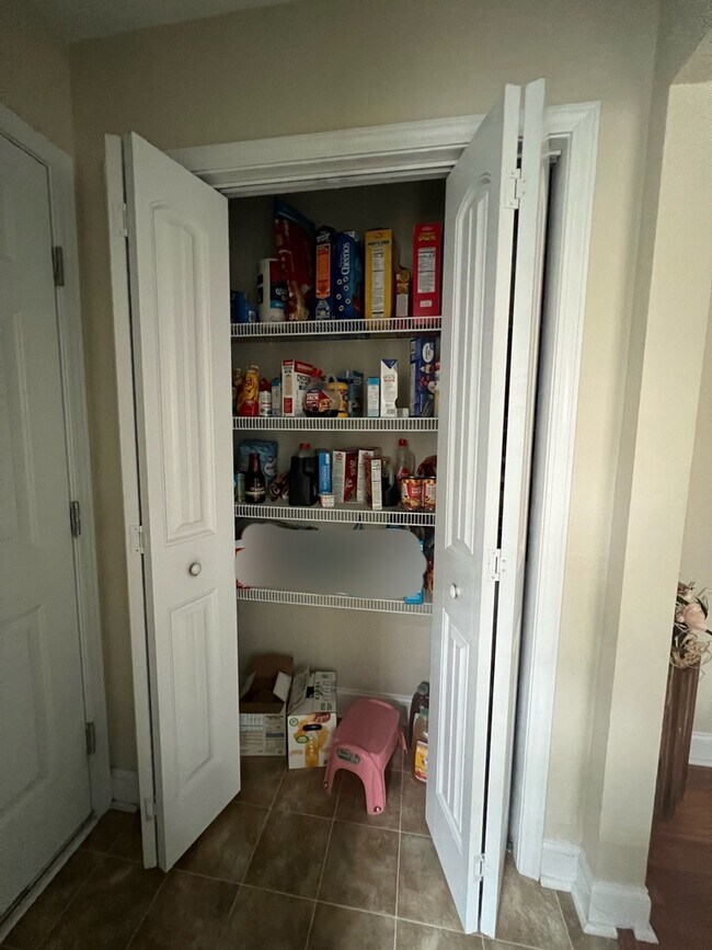 Building Photo - 616 Piedmont Ave