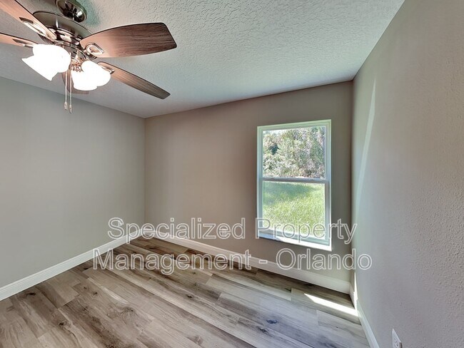 Building Photo - 9399 N Del Rio Way