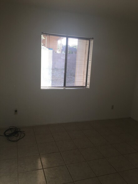 Building Photo - 1238 Urano Ct