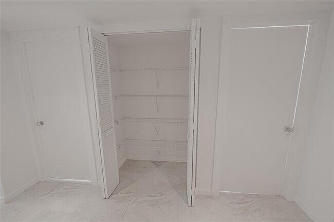 Building Photo - 468 Golden Isles Dr