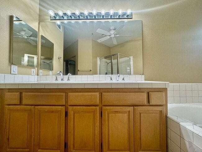 Building Photo - 3 Bedroom spacious home in Aliso Viejo (Tivoli community)