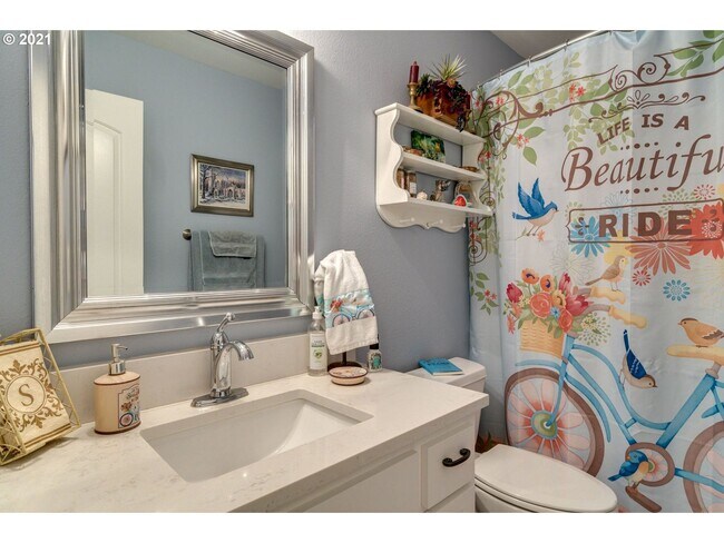 Building Photo - Charming One Level Custom Home