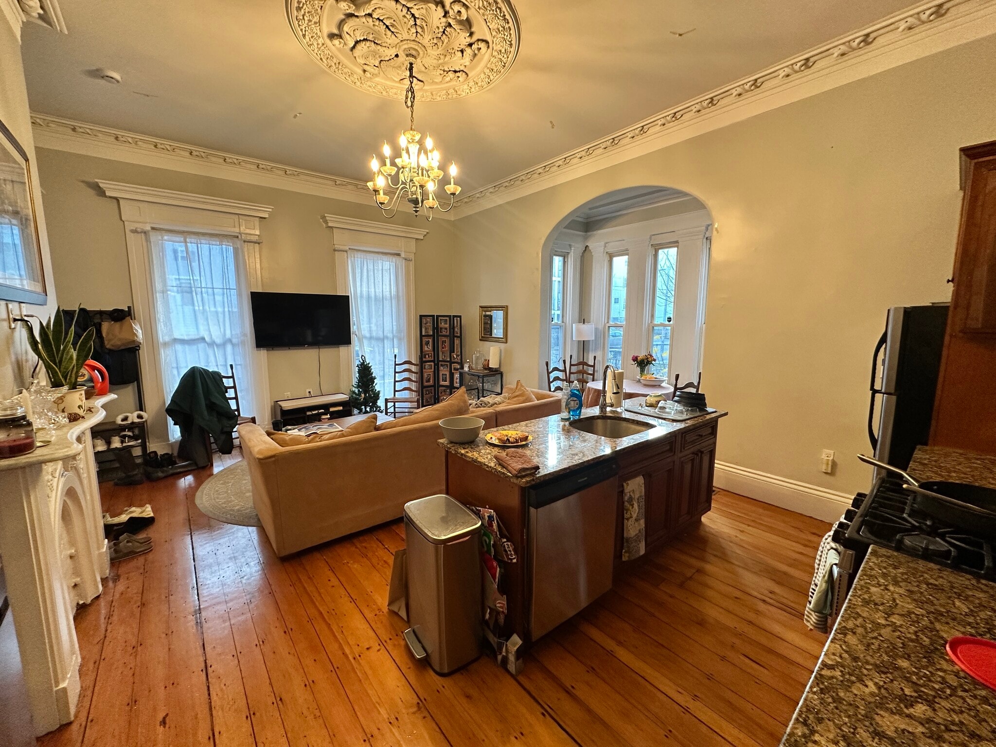 Building Photo - 108 Hillside St