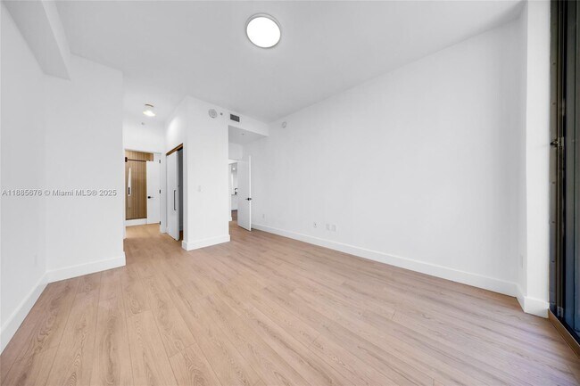 Building Photo - 7901 Hispanola Ave