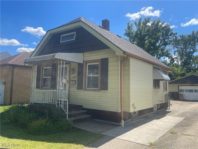 Building Photo - 7115 Ridgewood Ave