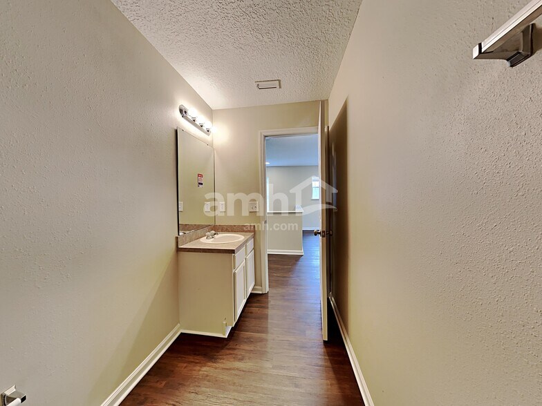 Building Photo - 9734 Hazel Lake Dr