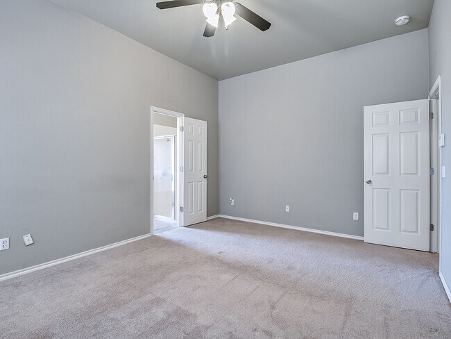 Building Photo - Beautiful 4 + Bedroom Home in Settlers Cro...