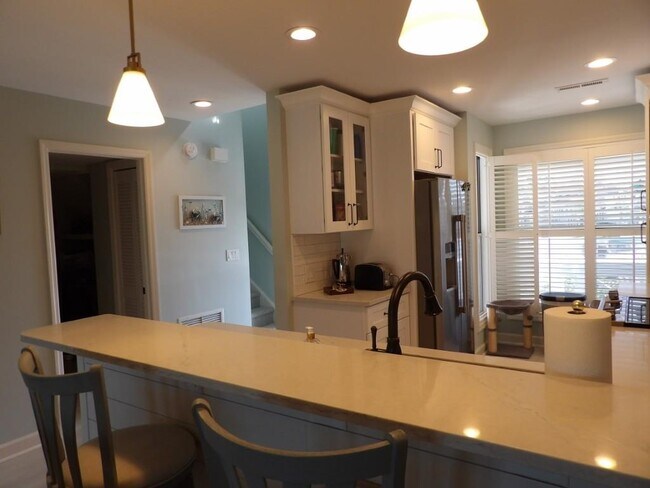 Building Photo - 4396 Baldwin Ave