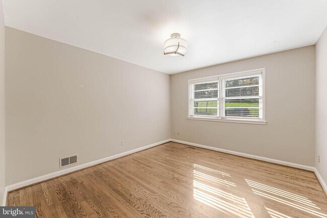 Building Photo - 3867 Chesterbrook Rd