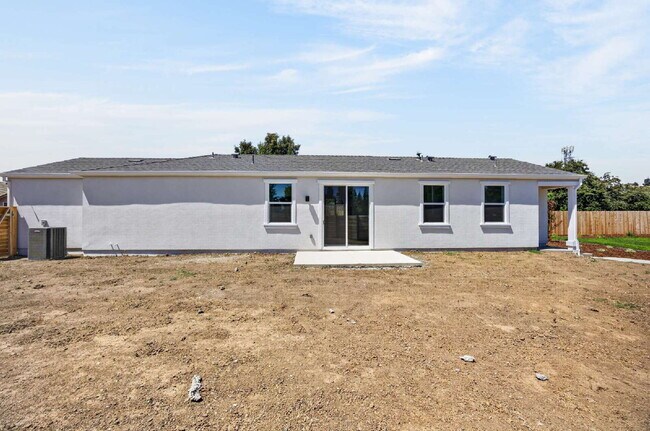 Building Photo - Charming 3-Bed, 2-Bath Home in Sacramento