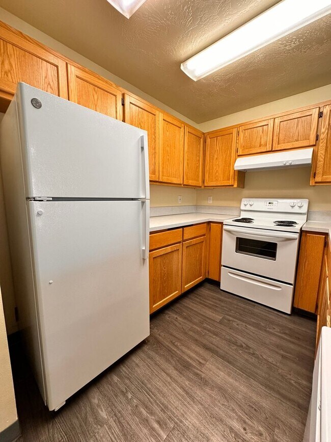 Building Photo - 2607 S Cloverleaf Loop