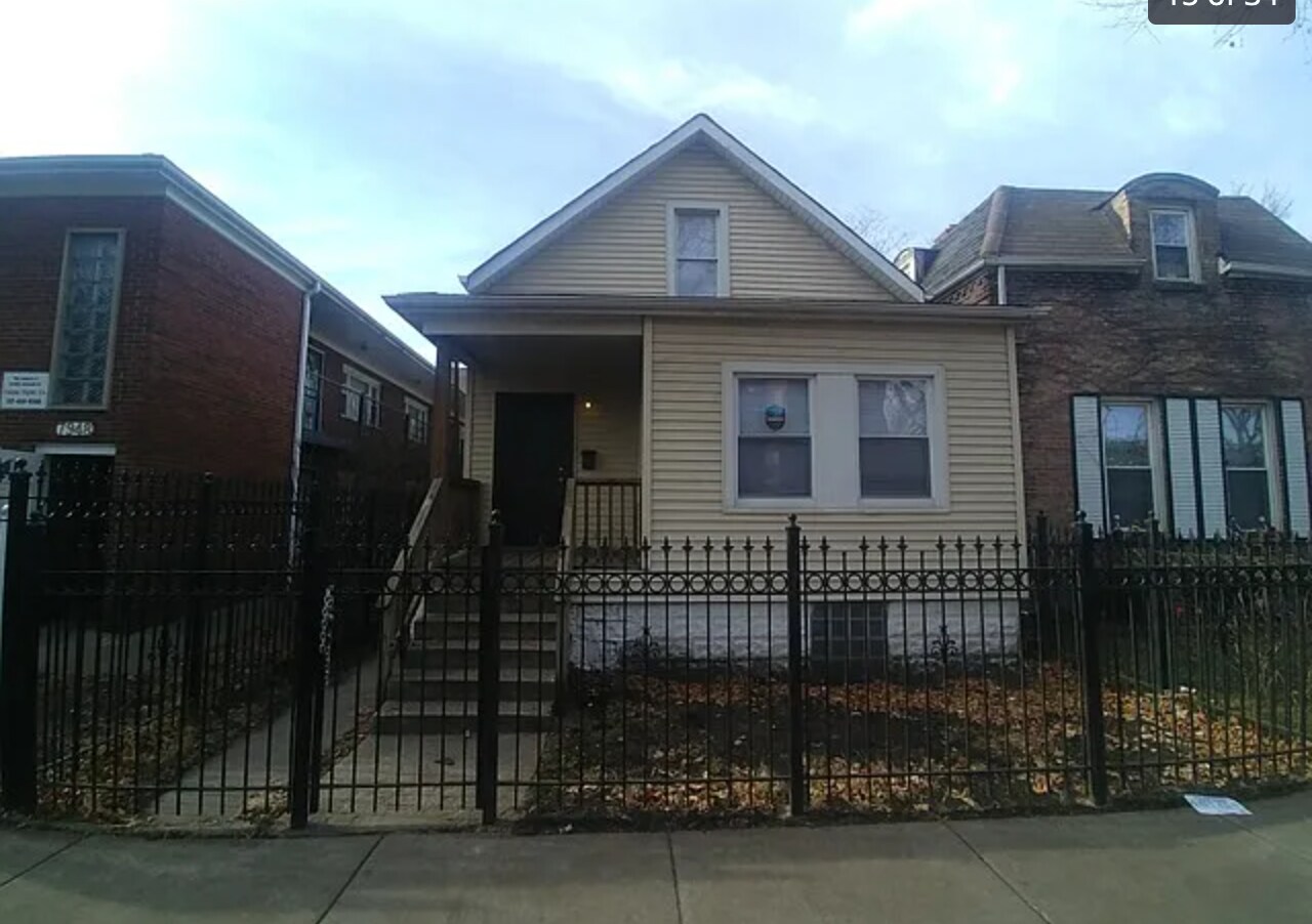 Building Photo - 7944 S Dobson Ave