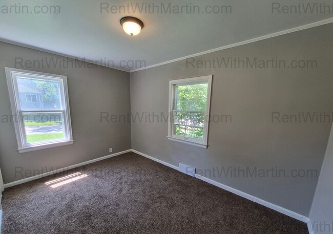 Building Photo - FOR RENT-925 Hammond Ave- Pets Ok*