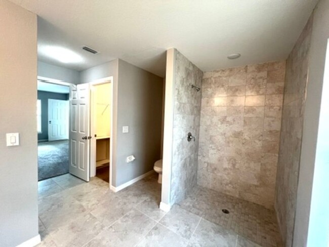 Building Photo - For Rent: Beautiful 3-Bedroom, 2-Bathroom ...