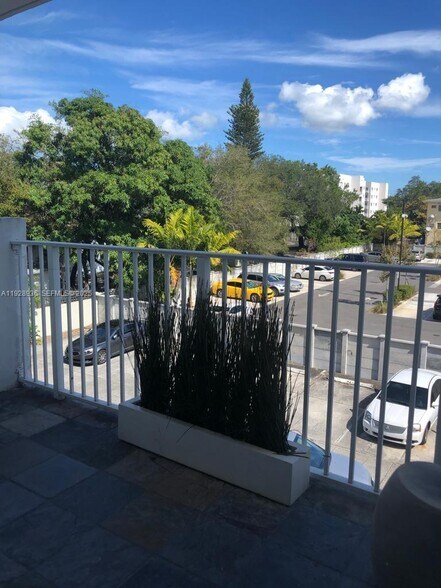 Building Photo - 665 NE 83rd Ter