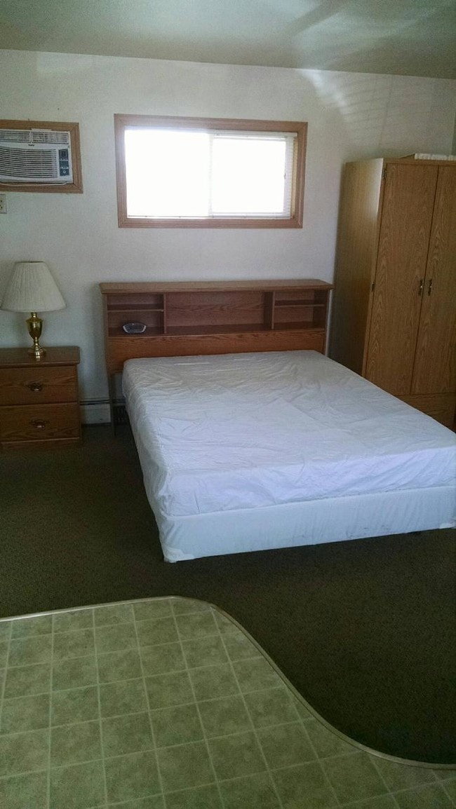 Building Photo - Ripon Meadows - 6 Unit - 3