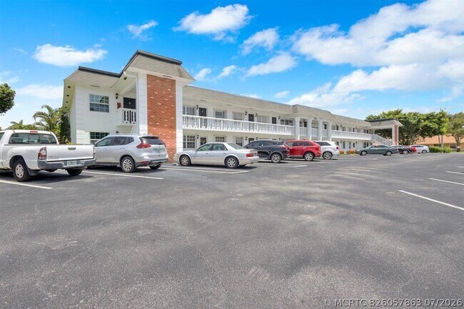 Building Photo - 10000 Meridian Way N