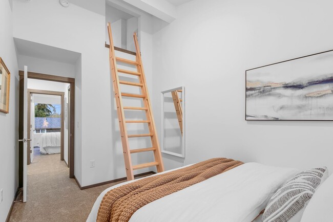 Building Photo - Wintersweet Townhome on Bainbridge Island