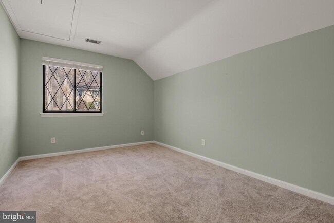 Building Photo - 926 Rhue Haus Ln