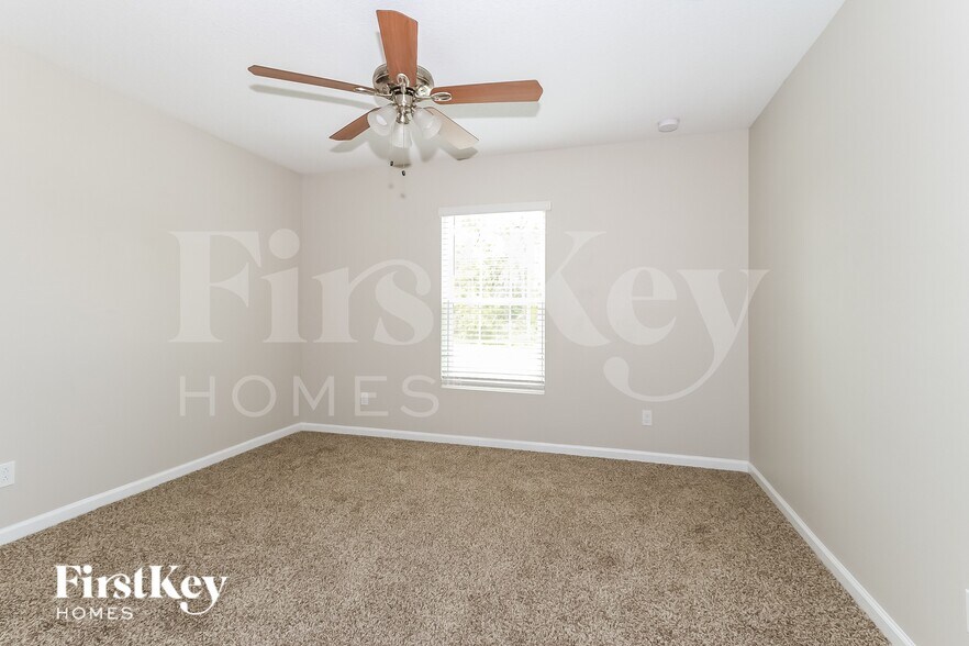 Building Photo - 2937 SW Moody Terrace