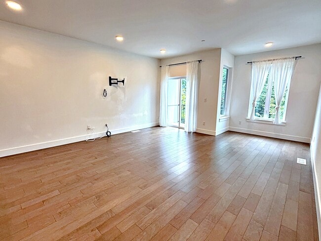 Building Photo - 4209 SE 80th Ave