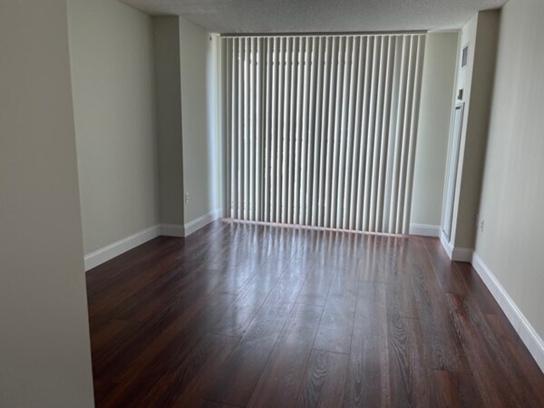 Building Photo - 8-12 Museum Way