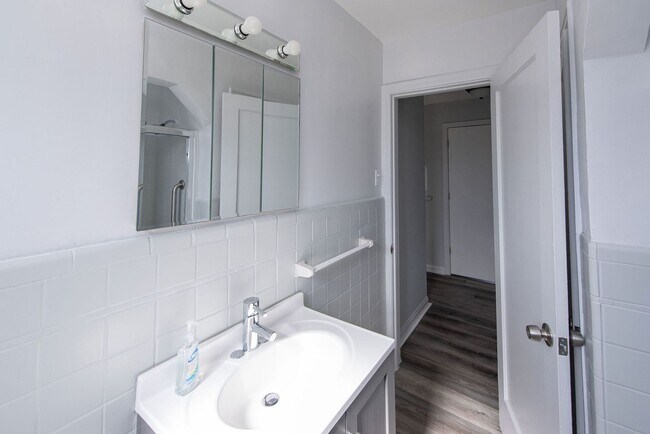 Building Photo - 3053 N Hegry Cir