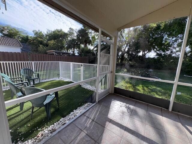 Building Photo - 1883 Oak Berry Cir