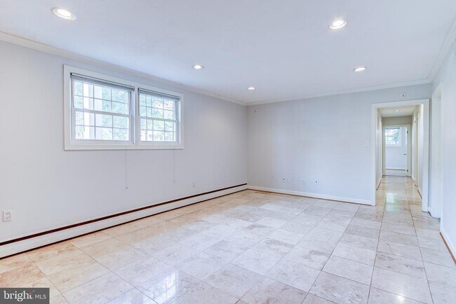 Building Photo - 3809 Great Neck Ct