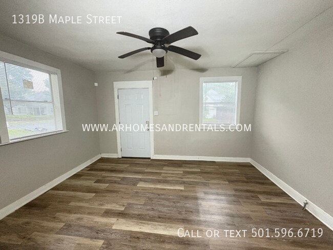 Building Photo - 1319 Maple St